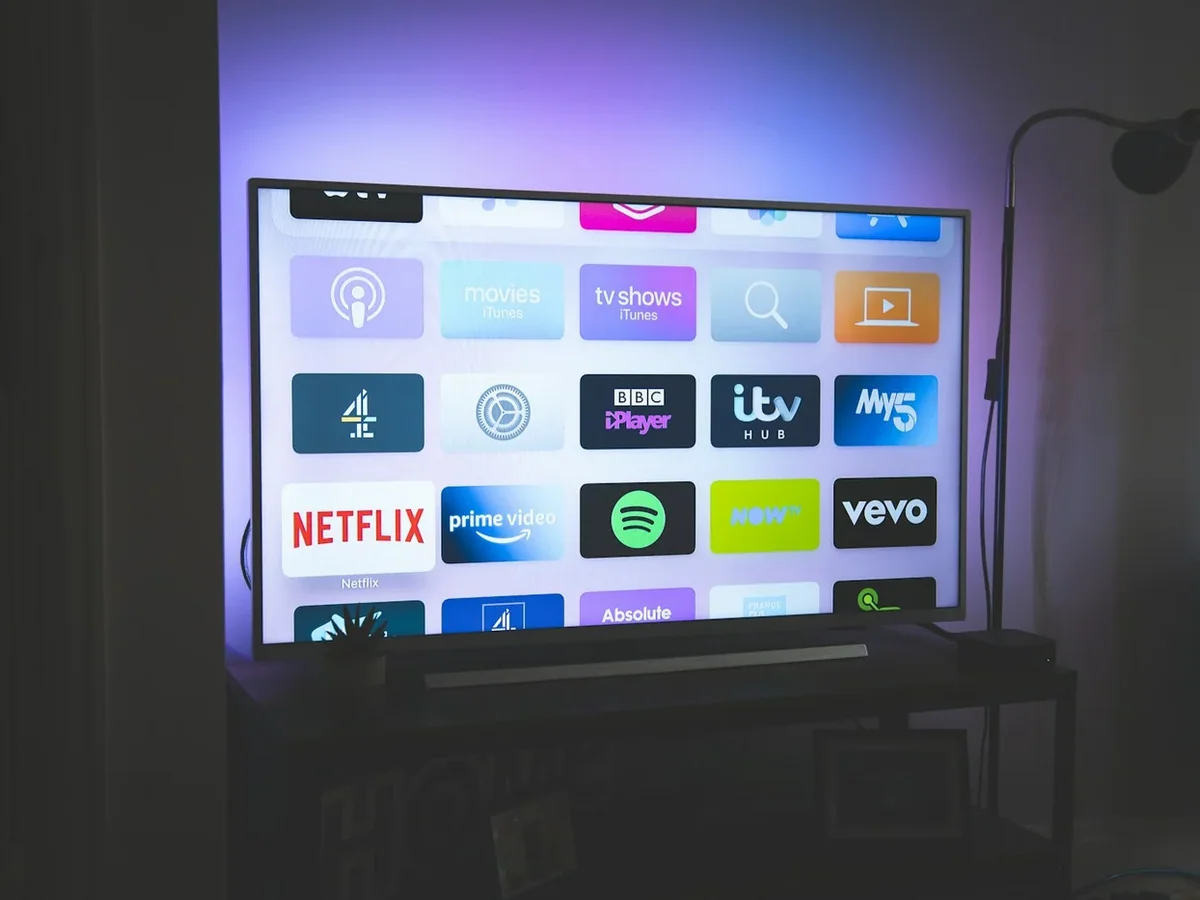 Samsung 55 Inch Crystal UHD TV angle view